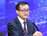 <b>刘元春</b>
