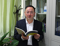 <b>尹忠明</b>