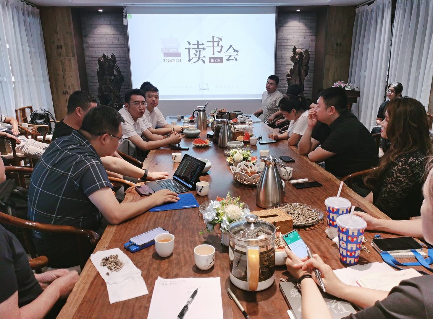 <b>活动回顾 | “研途漫漫 与书为</b>