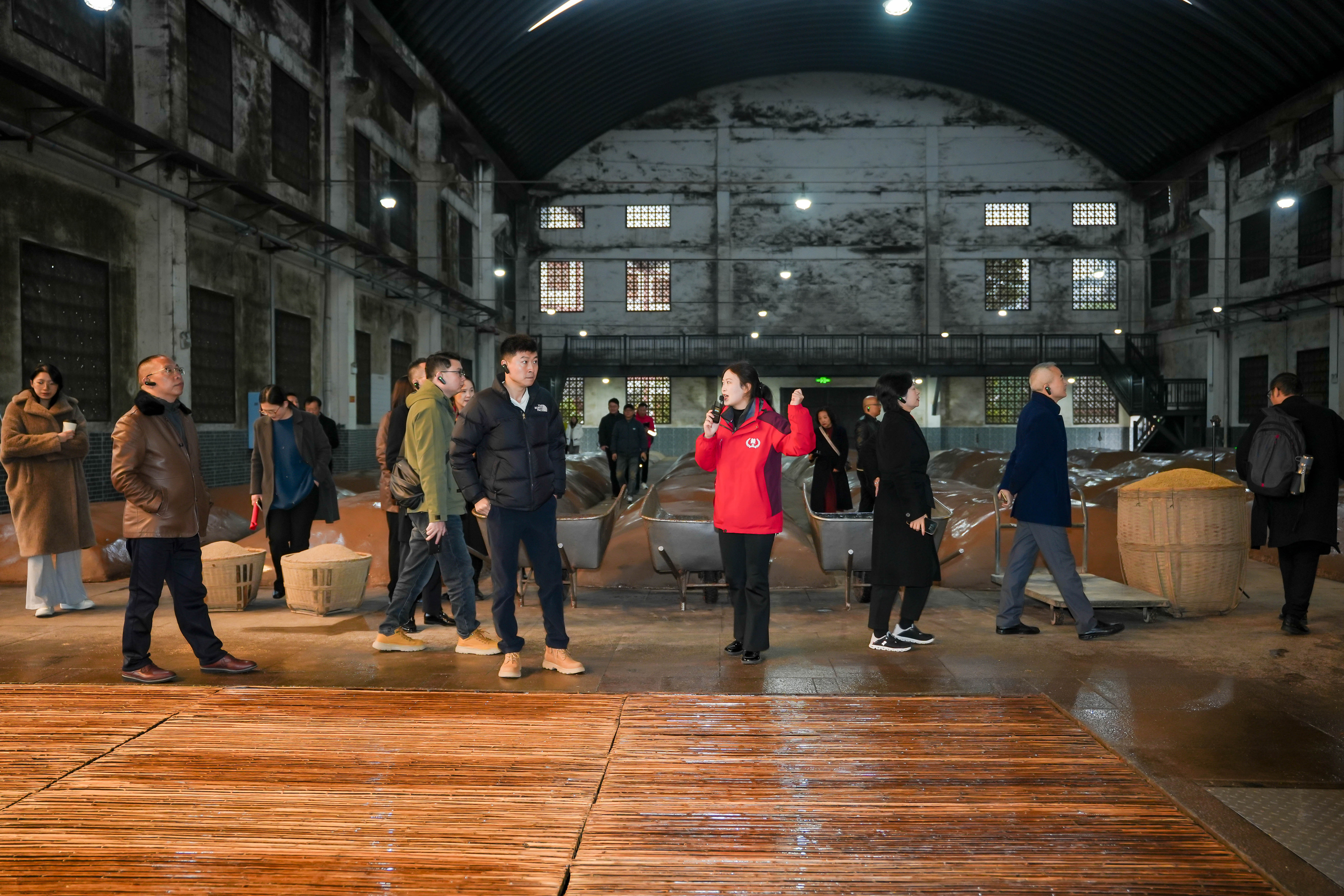 匠心与产业:探索赖高淮酒业百年传承的秘诀 匠心与产业:探索赖高淮酒业百年传承的秘诀