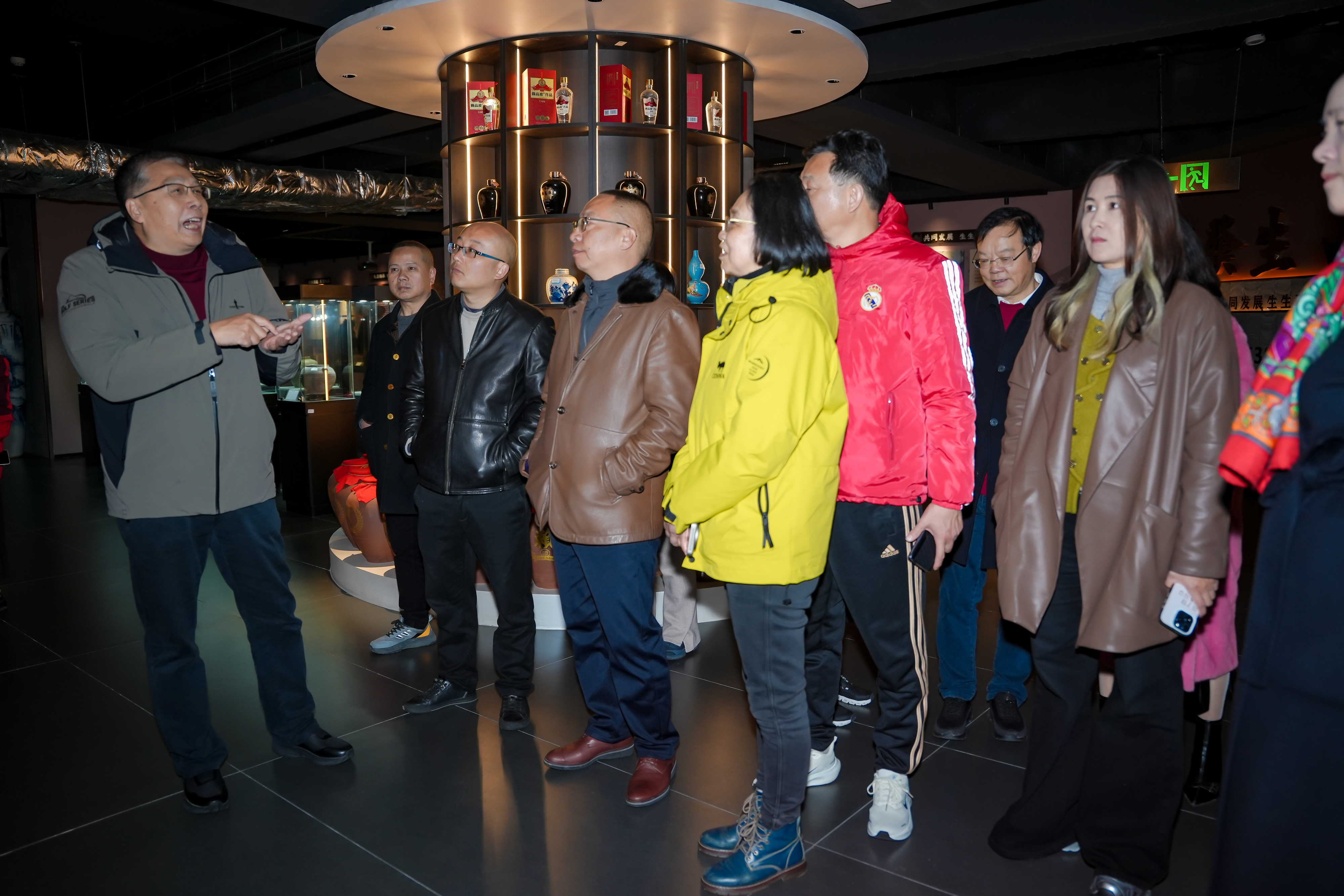 匠心与产业:探索赖高淮酒业百年传承的秘诀 匠心与产业:探索赖高淮酒业百年传承的秘诀