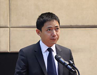<b>孔令讲</b>