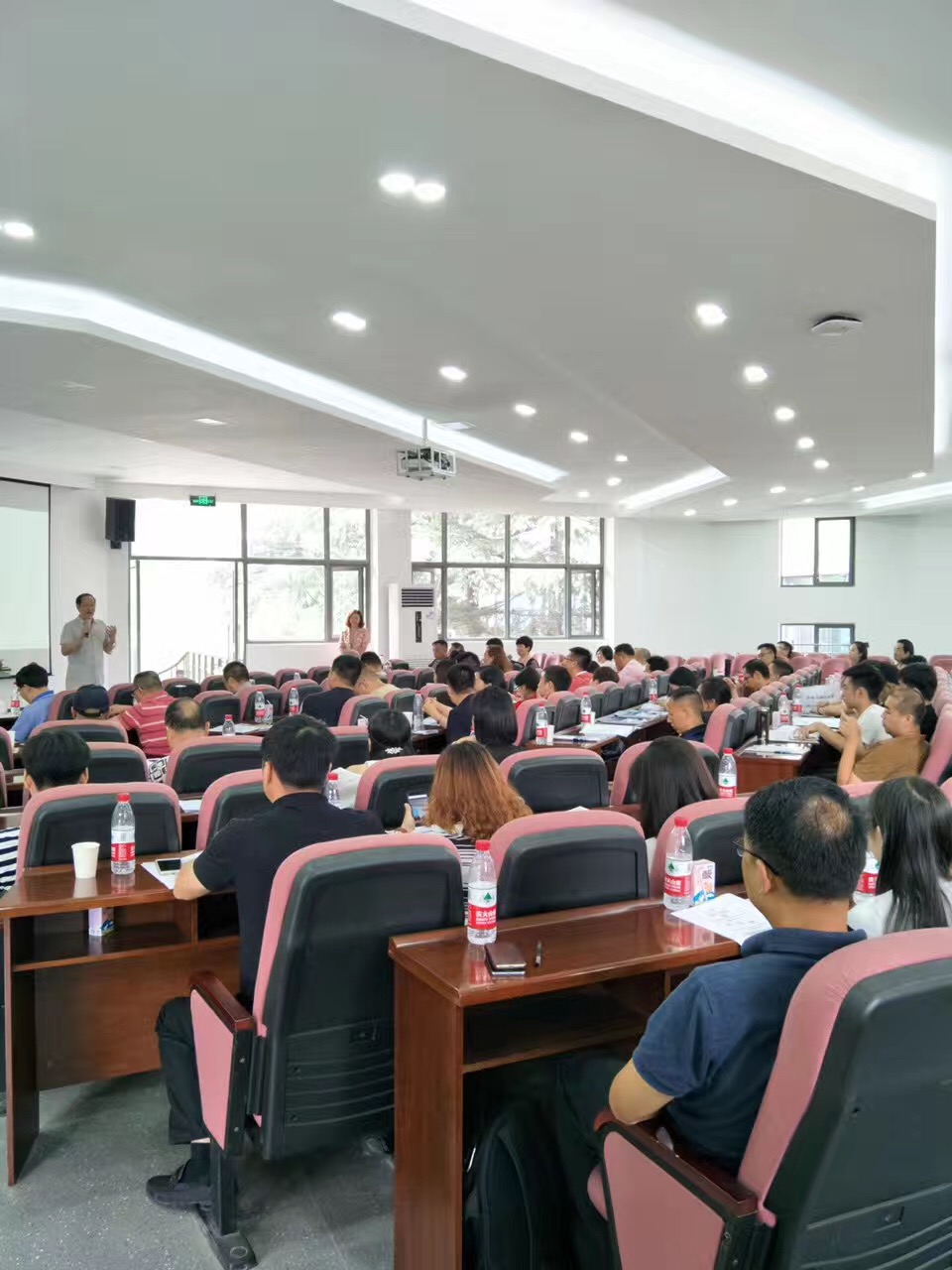 重塑管理者，提升领导力
